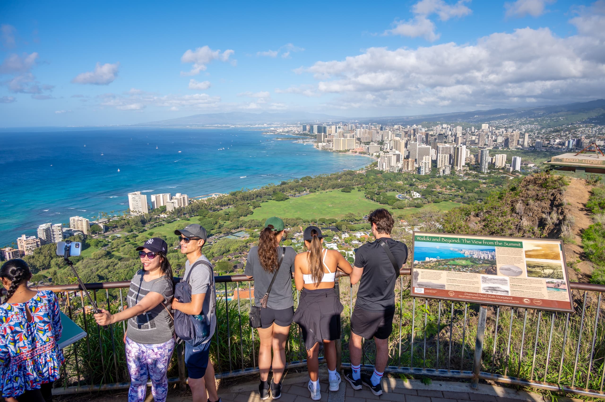 Diamond Head Shuttle Tour (Online Reservation)