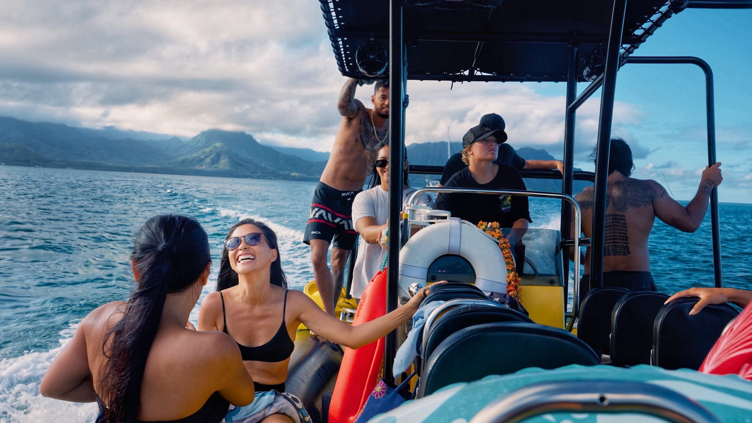 Custom Waikiki Boat Adventure (Private)